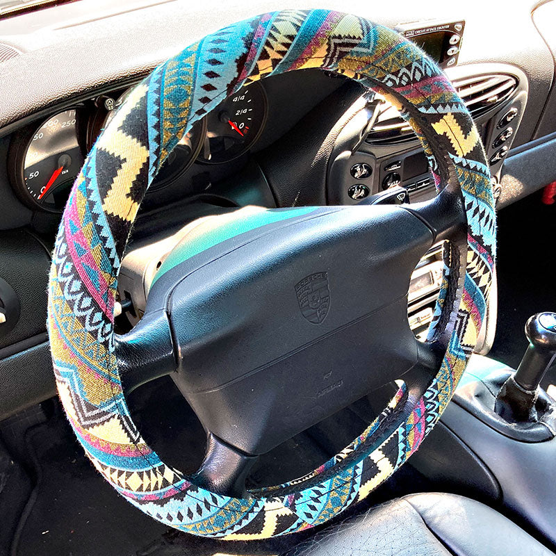 ハンドルカバー軽自動車普通車Sサイズ36.5~37.9cmエスニックスズキダイハツホンダトヨタニッサンミツビシマツダスバルSUZUKIDAIHATSUHONDATOYOTANISSANMITSUBISHIMAZDASUBARUコンパクトカーミニバン